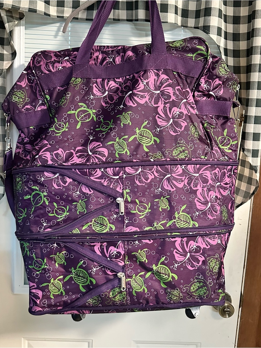 Hawaii Spirit brand expandable rolling duffle bag